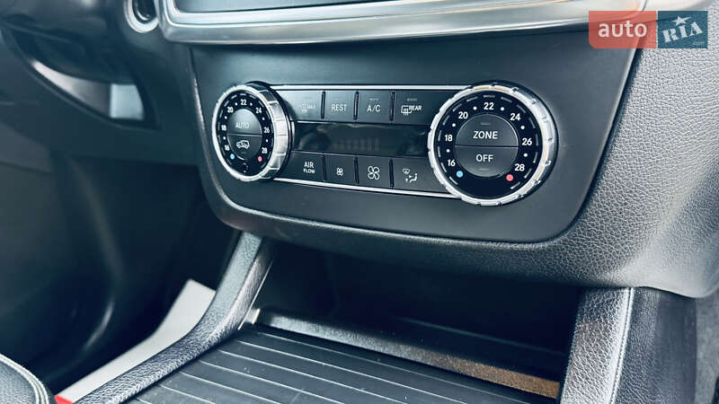 Внедорожник / Кроссовер Mercedes-Benz M-Class 2012 в Сваляве