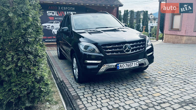 Внедорожник / Кроссовер Mercedes-Benz M-Class 2012 в Сваляве