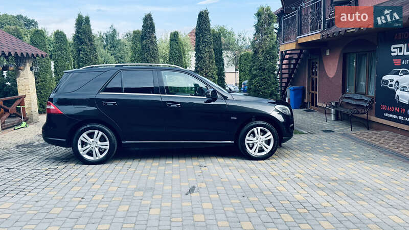 Внедорожник / Кроссовер Mercedes-Benz M-Class 2012 в Сваляве
