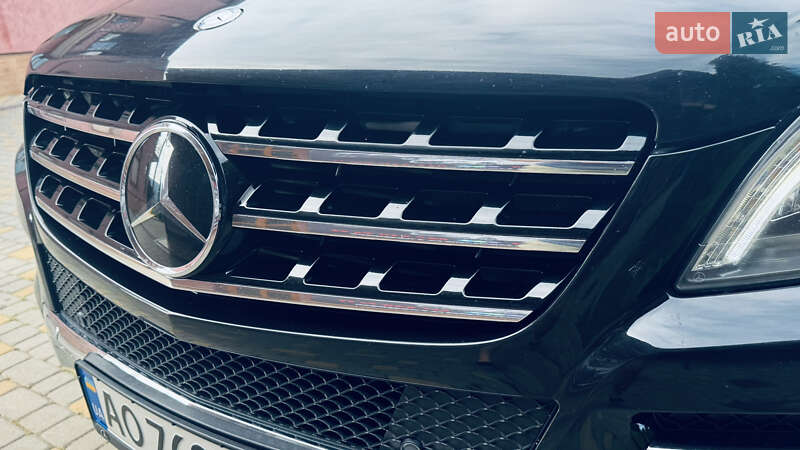 Внедорожник / Кроссовер Mercedes-Benz M-Class 2012 в Сваляве