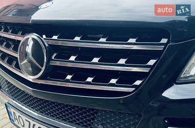 Внедорожник / Кроссовер Mercedes-Benz M-Class 2012 в 