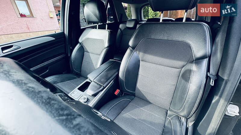 Внедорожник / Кроссовер Mercedes-Benz M-Class 2012 в Сваляве