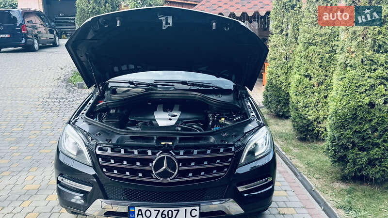 Внедорожник / Кроссовер Mercedes-Benz M-Class 2012 в Сваляве