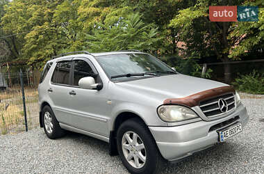 Внедорожник / Кроссовер Mercedes-Benz M-Class 2001 в 