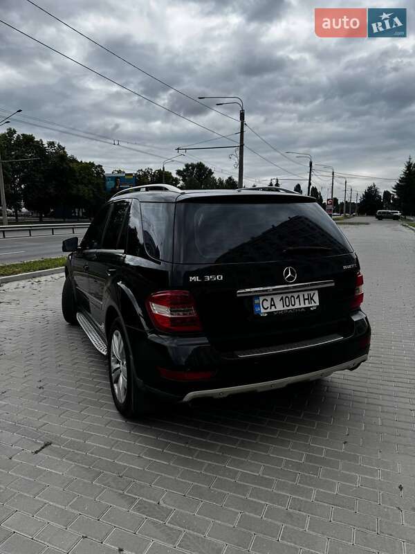 Позашляховик / Кросовер Mercedes-Benz M-Class 2011 в Черкасах