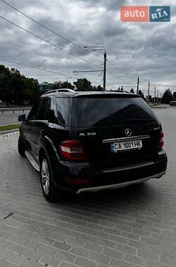 Внедорожник / Кроссовер Mercedes-Benz M-Class 2011 в 