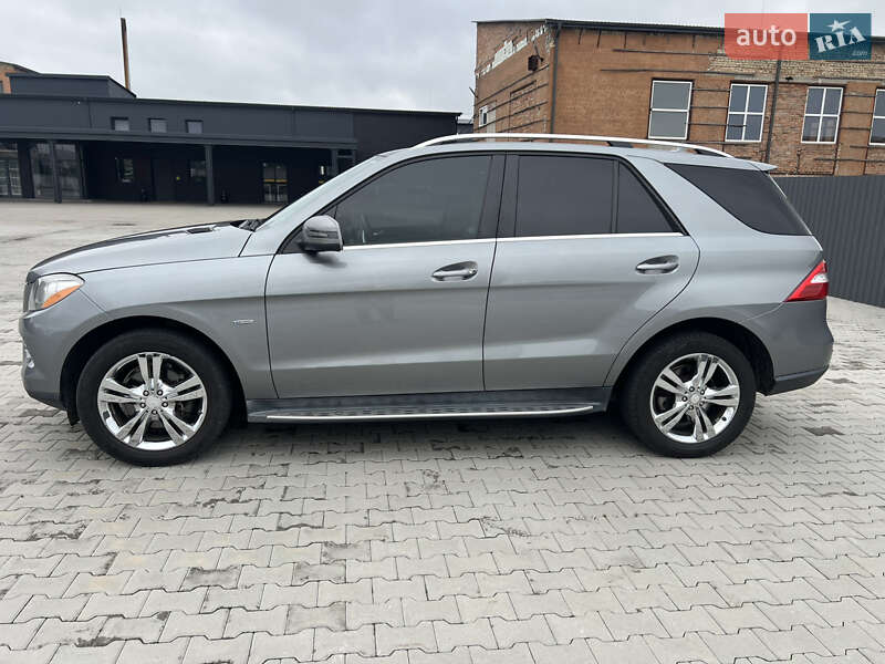Внедорожник / Кроссовер Mercedes-Benz M-Class 2012 в Нововолынске