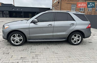 Позашляховик / Кросовер Mercedes-Benz M-Class 2012 в 