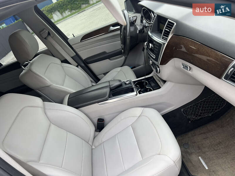Внедорожник / Кроссовер Mercedes-Benz M-Class 2012 в Нововолынске