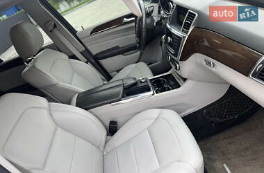 Позашляховик / Кросовер Mercedes-Benz M-Class 2012 в 