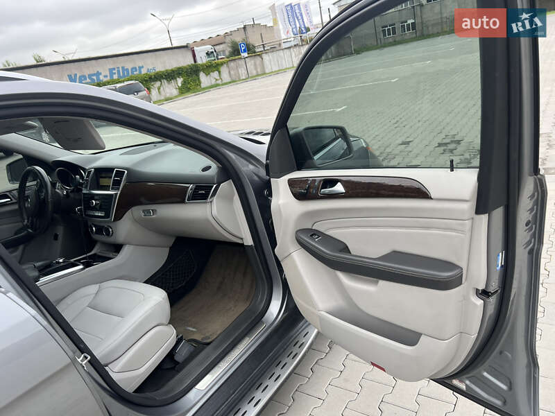 Внедорожник / Кроссовер Mercedes-Benz M-Class 2012 в Нововолынске