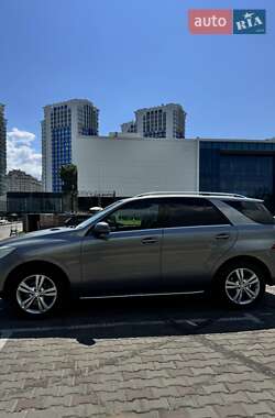 Внедорожник / Кроссовер Mercedes-Benz M-Class 2013 в 