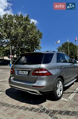 Внедорожник / Кроссовер Mercedes-Benz M-Class 2013 в 