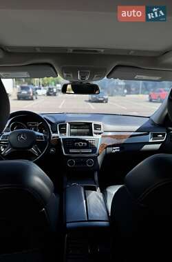 Внедорожник / Кроссовер Mercedes-Benz M-Class 2013 в 