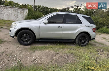 Внедорожник / Кроссовер Mercedes-Benz M-Class 2006 в 
