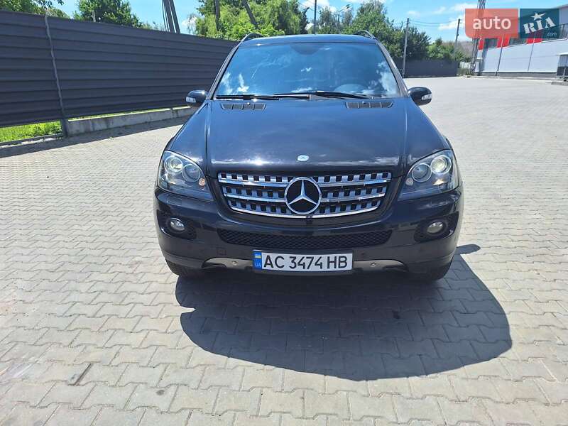 Позашляховик / Кросовер Mercedes-Benz M-Class 2008 в Нововолинську