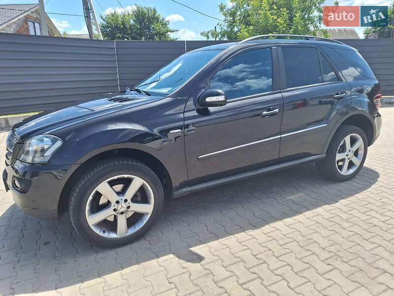 Позашляховик / Кросовер Mercedes-Benz M-Class 2008 в Нововолинську