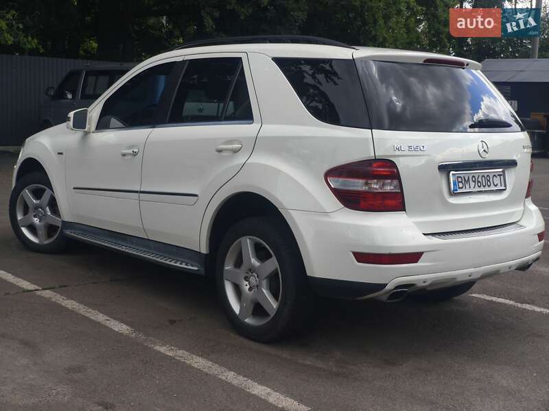 Позашляховик / Кросовер Mercedes-Benz M-Class 2010 в Броварах
