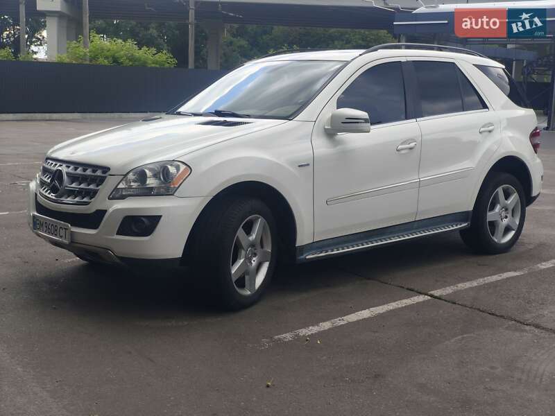 Mercedes-Benz M-Class 2010
