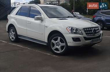Внедорожник / Кроссовер Mercedes-Benz M-Class 2010 в 
