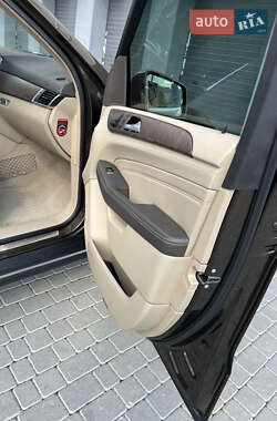 Внедорожник / Кроссовер Mercedes-Benz M-Class 2013 в 