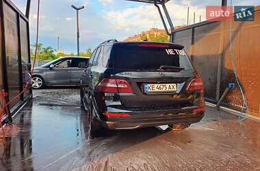 Позашляховик / Кросовер Mercedes-Benz M-Class 2015 в 
