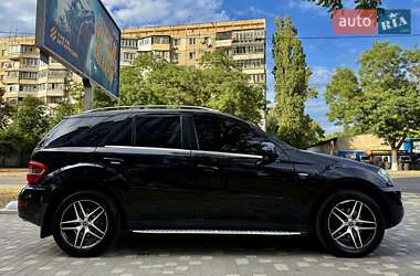 Внедорожник / Кроссовер Mercedes-Benz M-Class 2011 в 