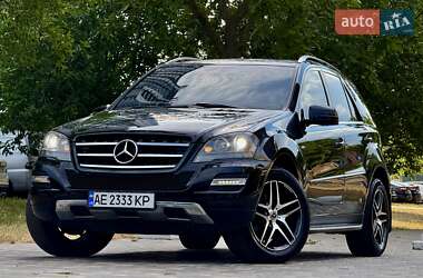 Внедорожник / Кроссовер Mercedes-Benz M-Class 2011 в 