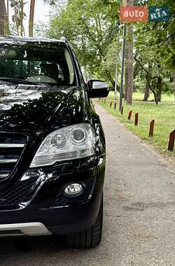 Позашляховик / Кросовер Mercedes-Benz M-Class 2010 в 