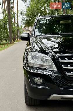 Позашляховик / Кросовер Mercedes-Benz M-Class 2010 в 