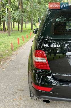 Позашляховик / Кросовер Mercedes-Benz M-Class 2010 в 
