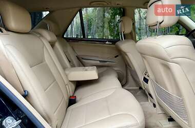 Позашляховик / Кросовер Mercedes-Benz M-Class 2010 в 