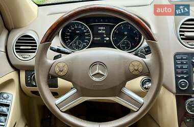 Позашляховик / Кросовер Mercedes-Benz M-Class 2010 в 