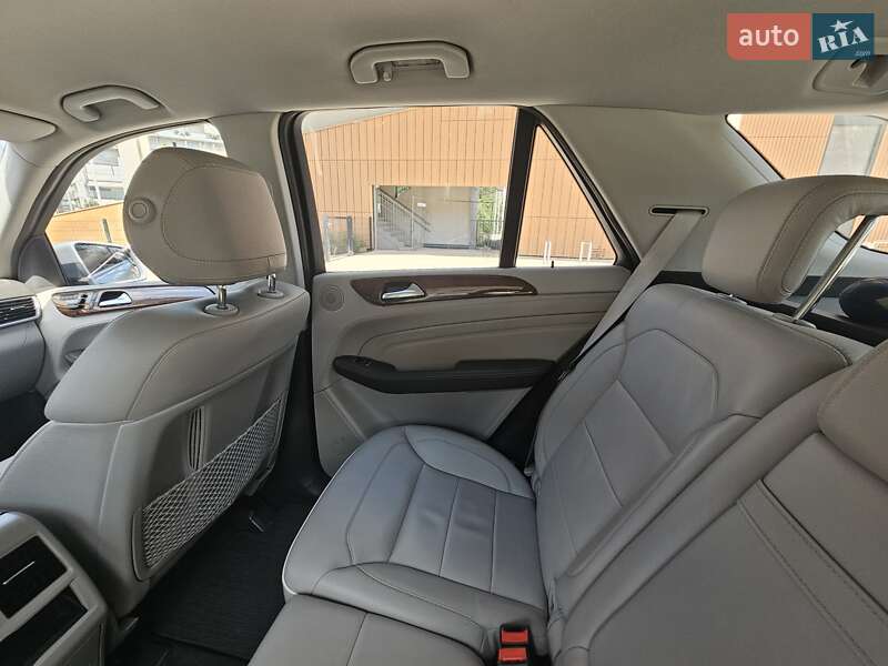 Внедорожник / Кроссовер Mercedes-Benz M-Class 2012 в Чопе