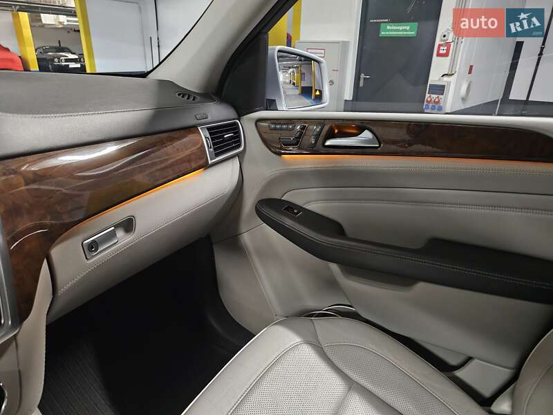 Внедорожник / Кроссовер Mercedes-Benz M-Class 2012 в Чопе