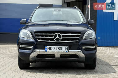 Позашляховик / Кросовер Mercedes-Benz M-Class 2014 в 