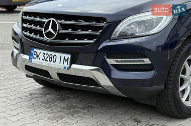 Позашляховик / Кросовер Mercedes-Benz M-Class 2014 в 