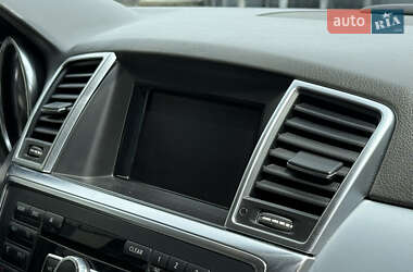Позашляховик / Кросовер Mercedes-Benz M-Class 2014 в 
