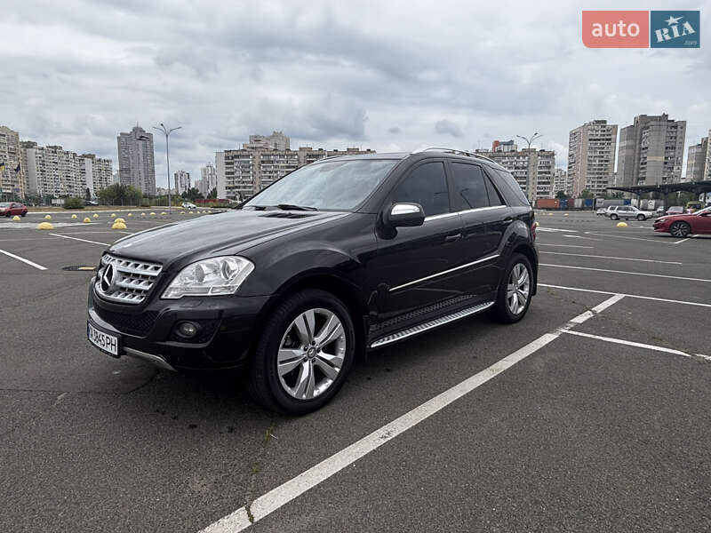 Mercedes-Benz M-Class 2010
