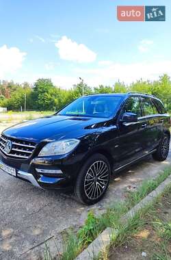 Внедорожник / Кроссовер Mercedes-Benz M-Class 2012 в 