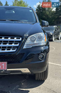 Внедорожник / Кроссовер Mercedes-Benz M-Class 2011 в 