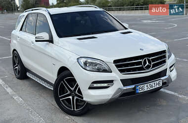 Внедорожник / Кроссовер Mercedes-Benz M-Class 2012 в 