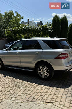 Внедорожник / Кроссовер Mercedes-Benz M-Class 2012 в 