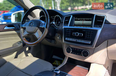 Внедорожник / Кроссовер Mercedes-Benz M-Class 2014 в 