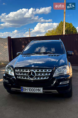 Внедорожник / Кроссовер Mercedes-Benz M-Class 2009 в 