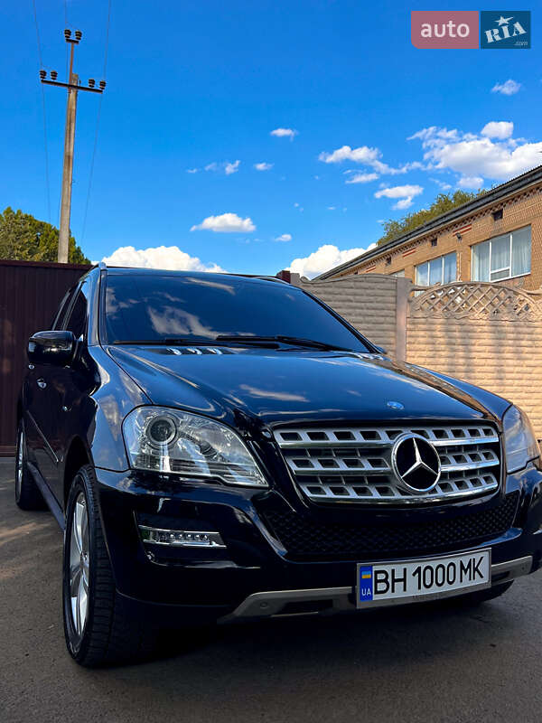 Позашляховик / Кросовер Mercedes-Benz M-Class 2009 в Подільську