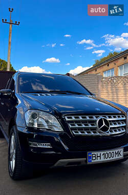 Внедорожник / Кроссовер Mercedes-Benz M-Class 2009 в 