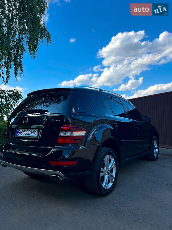 Позашляховик / Кросовер Mercedes-Benz M-Class 2009 в Подільську