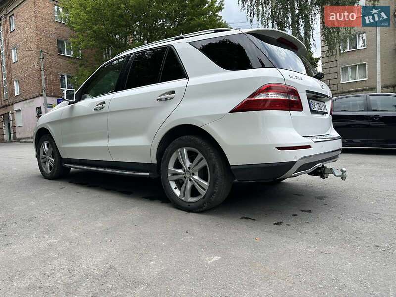 Внедорожник / Кроссовер Mercedes-Benz M-Class 2015 в Звягеле фото 37 Внедорожник / Кроссовер Mercedes-Benz M-Class 2015 в Звягеле