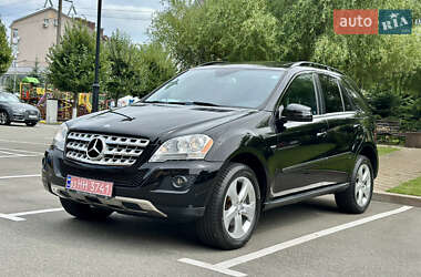 Внедорожник / Кроссовер Mercedes-Benz M-Class 2011 в 